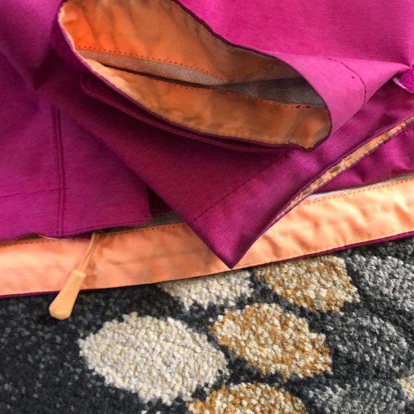 North Face Women’s Venture Jacket - Picture 5 of 9